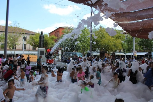 Fiesta de la Espuma durante las Ferias y Fiestas de San Antolín // Foto: Paula de la Fuente